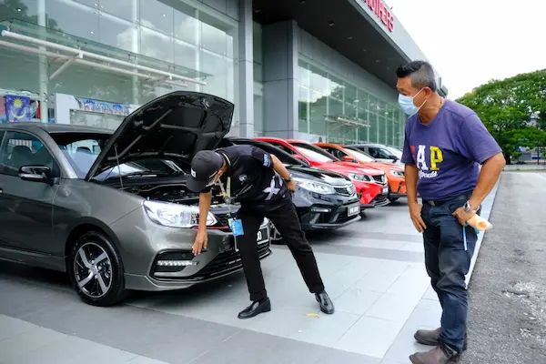 Do Dealerships Buy Junk Cars? Benefits And Considerations